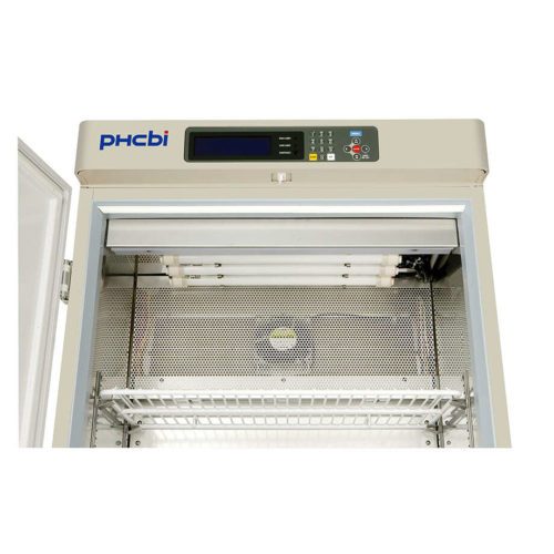 Kühlinkubator MIR-154-PE von PHC, PHCbi mit offener Türe und Ansicht von vorne