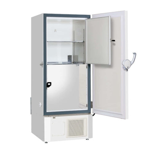 Ultratiefkühlschrank MDF-DU502VH-PE VIP ECO von PHC, PHCbi mit offener Türe und Ansicht von der Seite