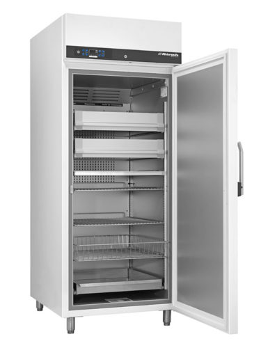 Laborkühlschrank LABO-720 von Kirsch mit offener Standardtüre und Ansicht von der Seite