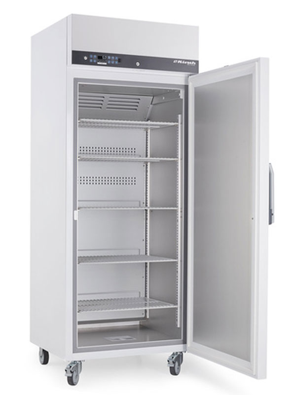 Laborkühlschrank LABO-720 von Kirsch mit offener Standardtüre und Ansicht von der Seite
