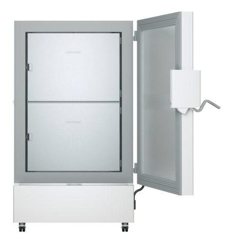 Labor Ultratiefkühlschrank SUFsg 7001 von LIEBHERR mit offener Türe und Ansicht von vorne für die Kryokonservierung