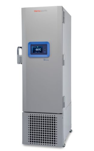 Labor Ultratiefkühlschrank RLE30086V von Thermo Scientific REVCO mit geschlossener Standardtüre und Ansicht von der Seite