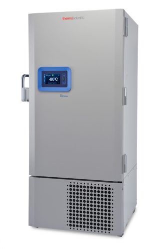 Labor Ultratiefkühlschrank RLE50086V von Thermo Scientific REVCO mit geschlossener Standardtüre und Ansicht von der Seite