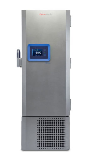 Labor Ultratiefkühlschrank TSX40086V von Thermo Scientific REVCO mit geschlossener Standardtüre und Ansicht von vorne
