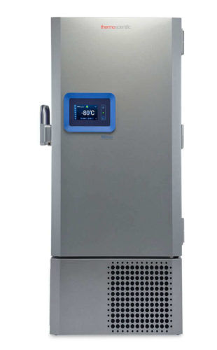 Labor Ultratiefkühlschrank TSX50086V von Thermo Scientific REVCO mit geschlossener Standardtüre und Ansicht von vorne