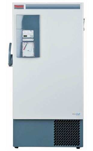 Labor Ultratiefkühlschrank ExF 40086V von Thermo Scientific REVCO mit geschlossener Standardtüre und Ansicht von vorne