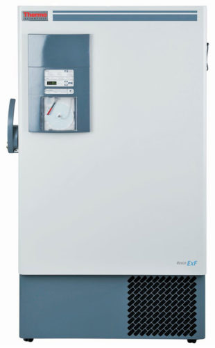 Labor Ultratiefkühlschrank ExF 60086V von Thermo Scientific REVCO mit geschlossener Standardtüre und Ansicht von vorne