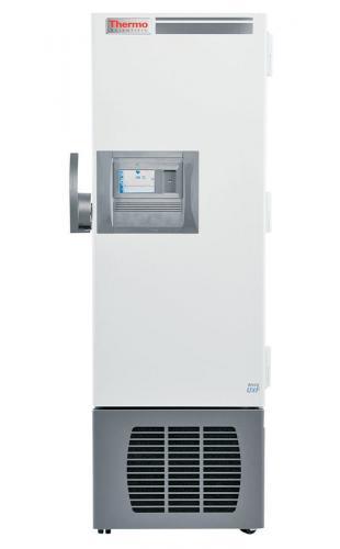 Labor Ultratiefkühlschrank UxF 30086V von Thermo Scientific REVCO mit geschlossener Standardtüre und Ansicht von vorne