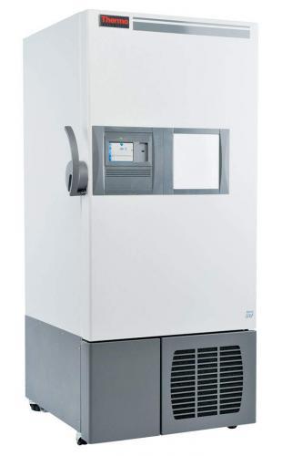 Labor Ultratiefkühlschrank UxF40086V von Thermo Scientific REVCO mit geschlossener Standardtüre und Ansicht von der Seite