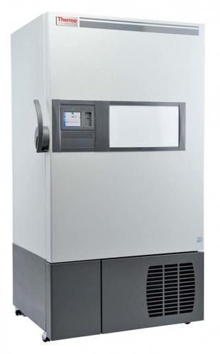 Labor Ultratiefkühlschrank UxF 60086V von Thermo Scientific REVCO mit geschlossener Standardtüre und Ansicht von der Seite